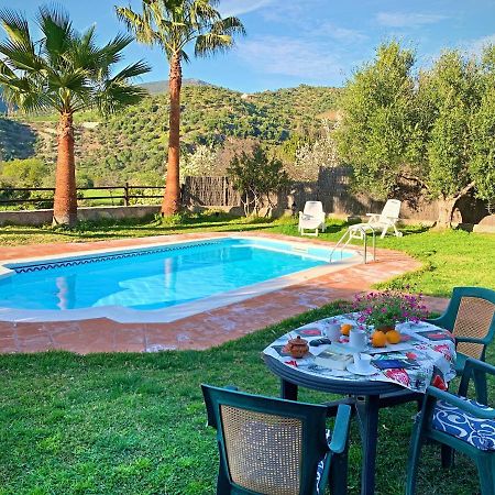 Vivelorural Casa Y Piscina En Zahara De La Sierra Βίλα Εξωτερικό φωτογραφία